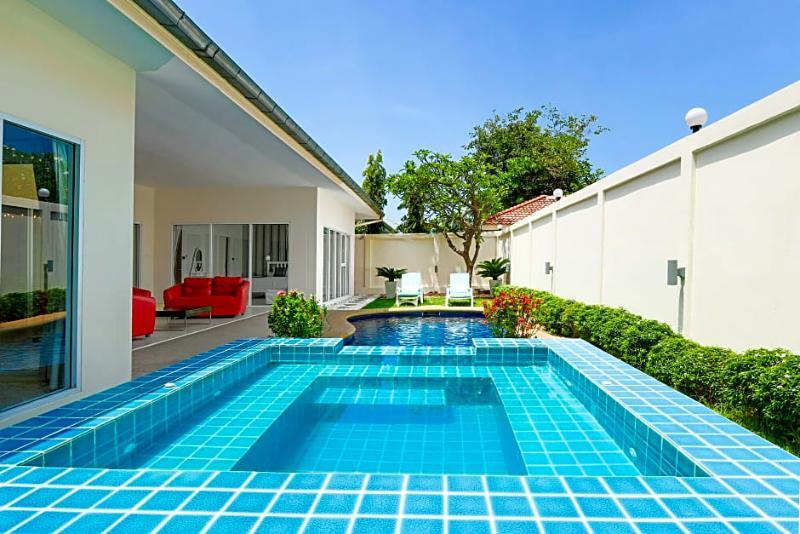 Villa Tortuga Pattaya Pantai Jomtien Bagian luar foto